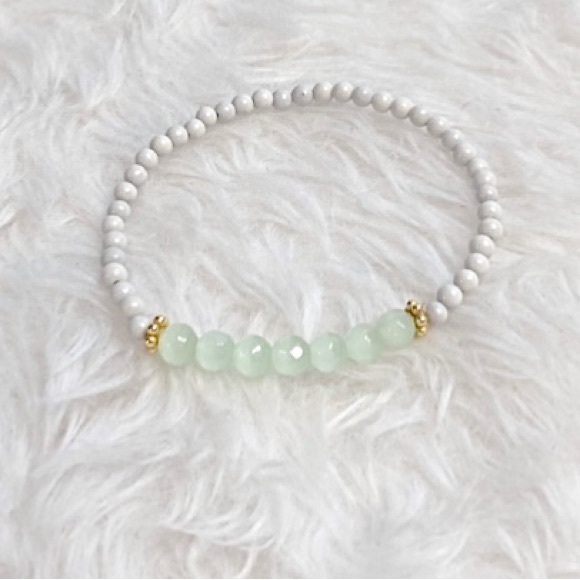 A Calm Heart Bead Bracelet - Picture 5 of 8